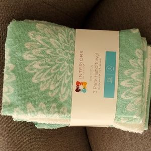 NWT Hand towels 3pack